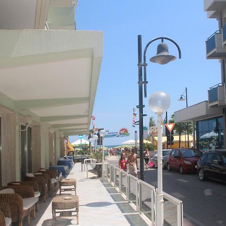 Hotel Bellavista-Olympic ริมินี ภายนอก รูปภาพ